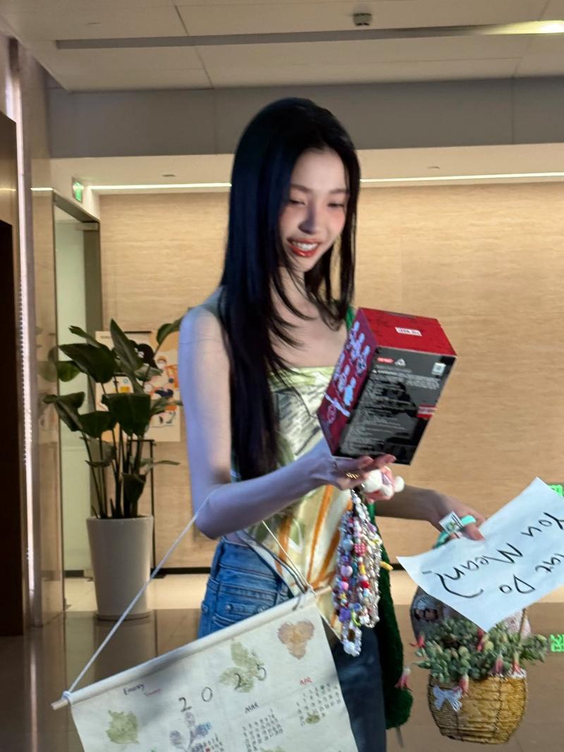 易梦玲